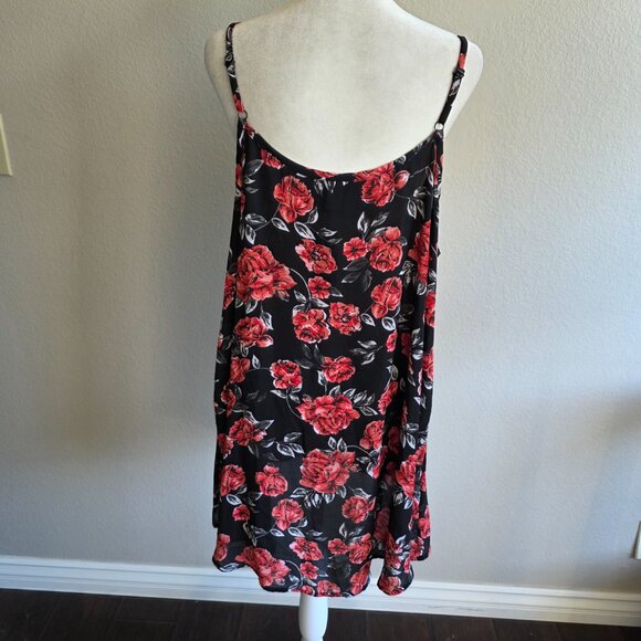 NEW Torrid Black & Red Cami Floral Rose Georgette Hi Lo Top Blouse Size 1 1X - Picture 4 of 7